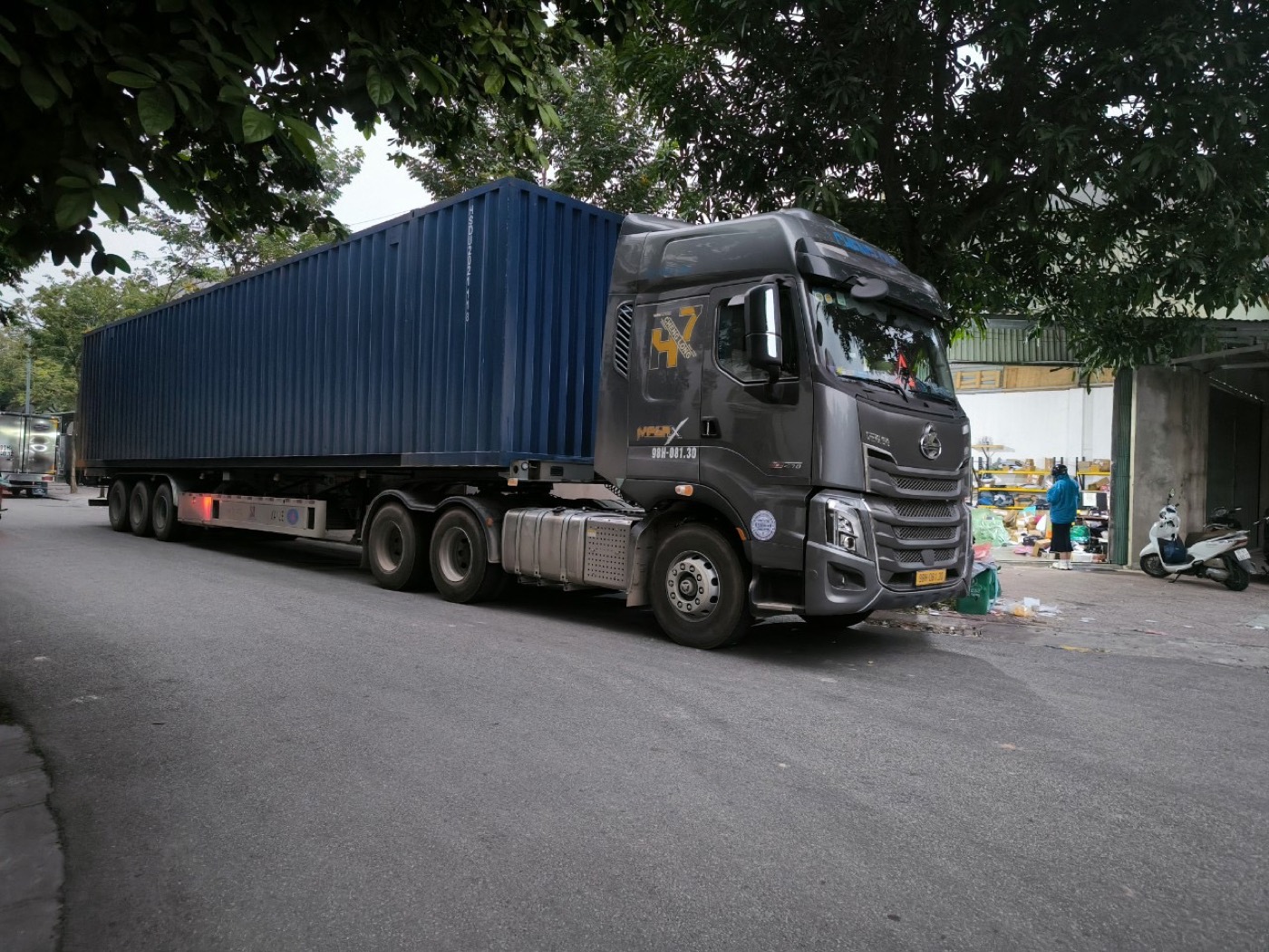 Xe container về kho